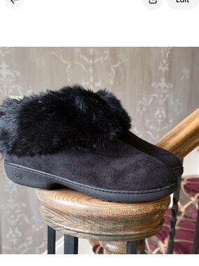 ISOTONER ladies super soft, fuzzy slippers size 9.5/10. brand new NWOT